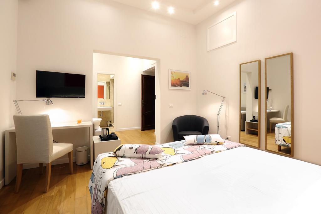 רומא Sofia'S Suites Guesthouse חדר תמונה